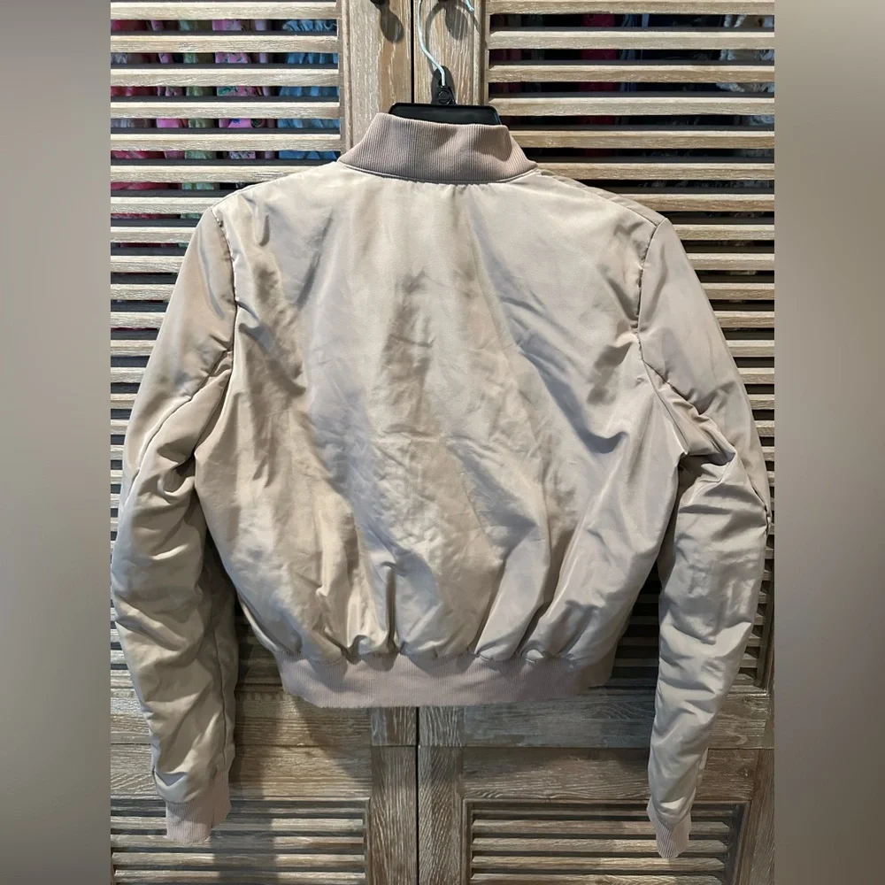 Alo yoga bomber jacket size small - Picture 6 of 7